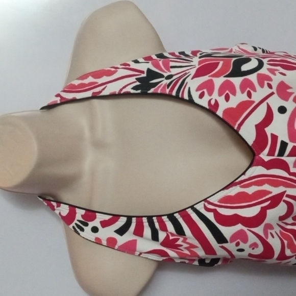 Women's Swimwear Halter Top,  Sz 16, Pink White Black Print Preowned - Picture 1 of 7